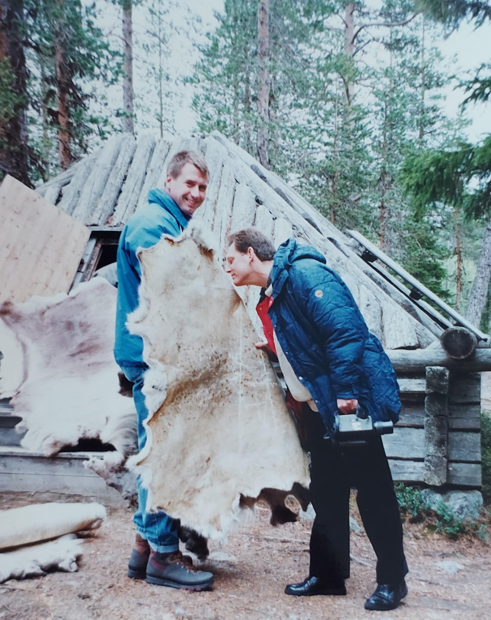 Tasmania map showing Derwent Bridge. Very much in the wilderness.